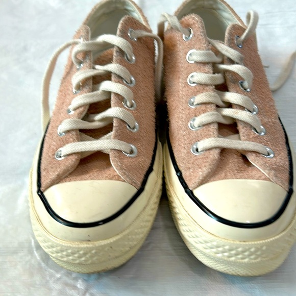 Converse Chuck 70s. Men’s size 5.5. Light pink suede. - Picture 1 of 5